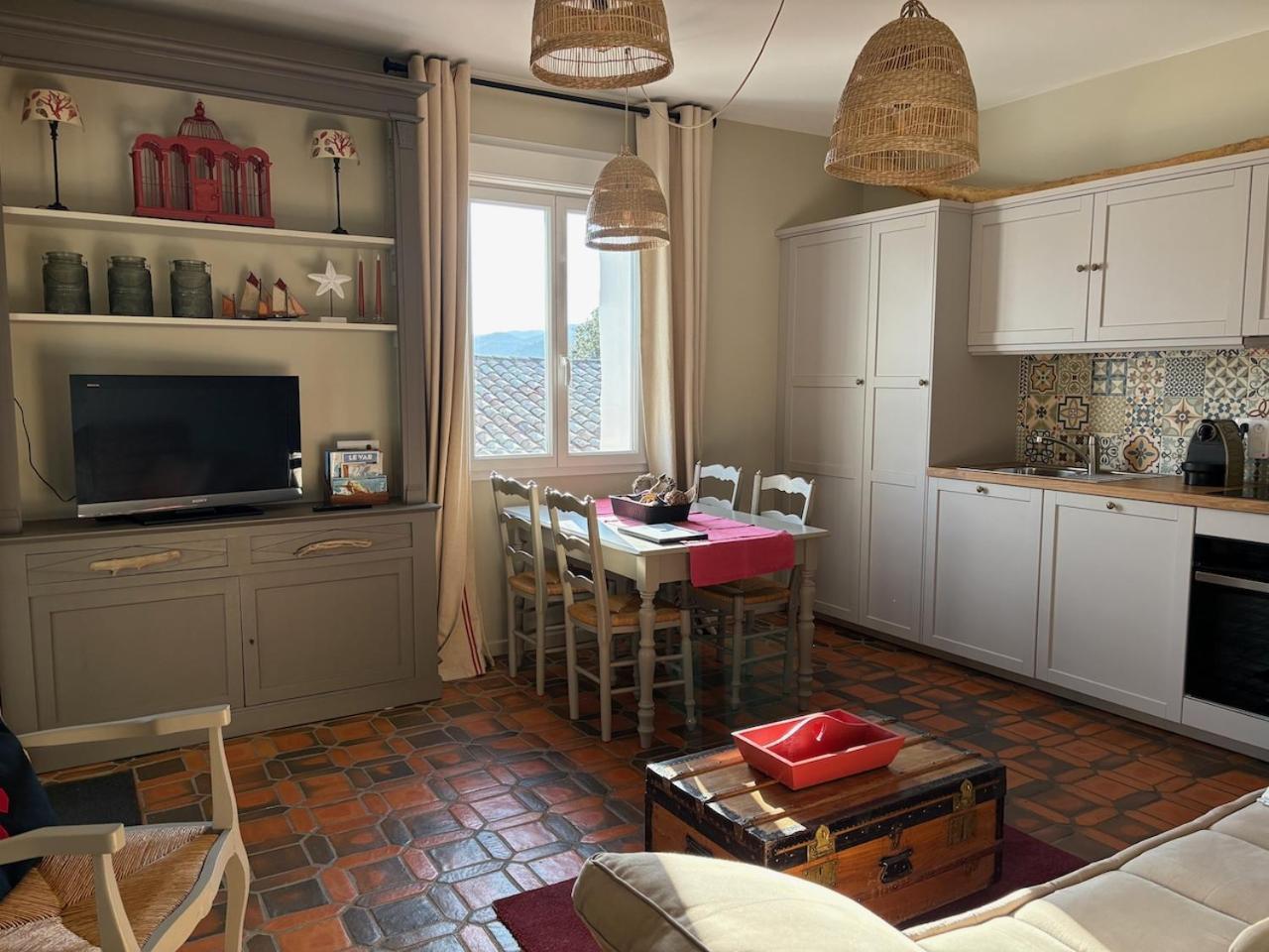 Les Aurochs Bed and Breakfast Grimaud Εξωτερικό φωτογραφία
