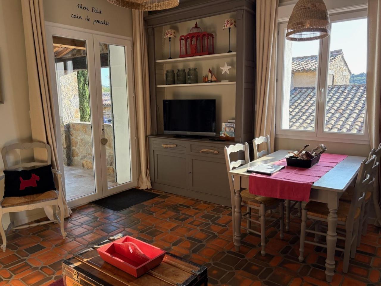 Les Aurochs Bed and Breakfast Grimaud Εξωτερικό φωτογραφία